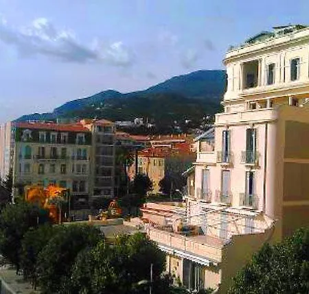 2 Bedroom Flat/water Front Apartment Menton