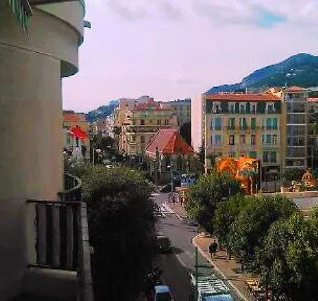 2 Bedroom Flat/water Front Menton