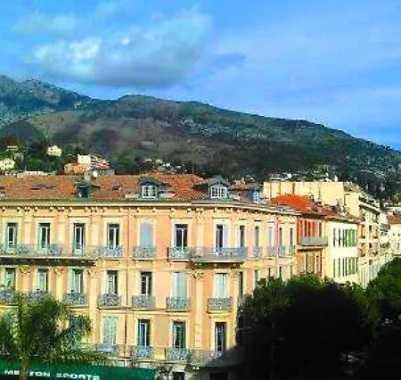 2 Bedroom Flat/water Front *
