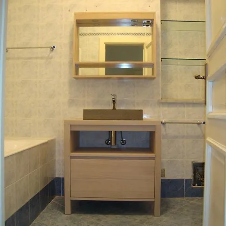 2 Bedroom Flat/water Front Apartment