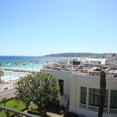 2 Bedroom Flat/water Front *